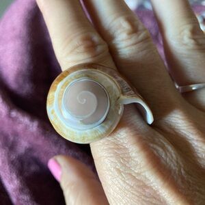 Gorgeous goddess off white seashell ring